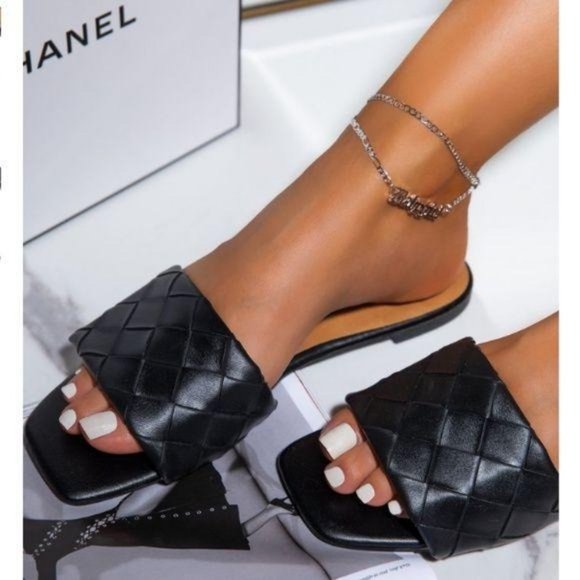 Shoes - Woven Strap Slide Sandals in Black